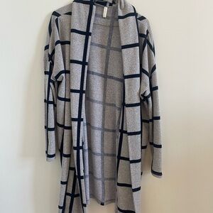 Women's Gray and Black Open Front Cardigan